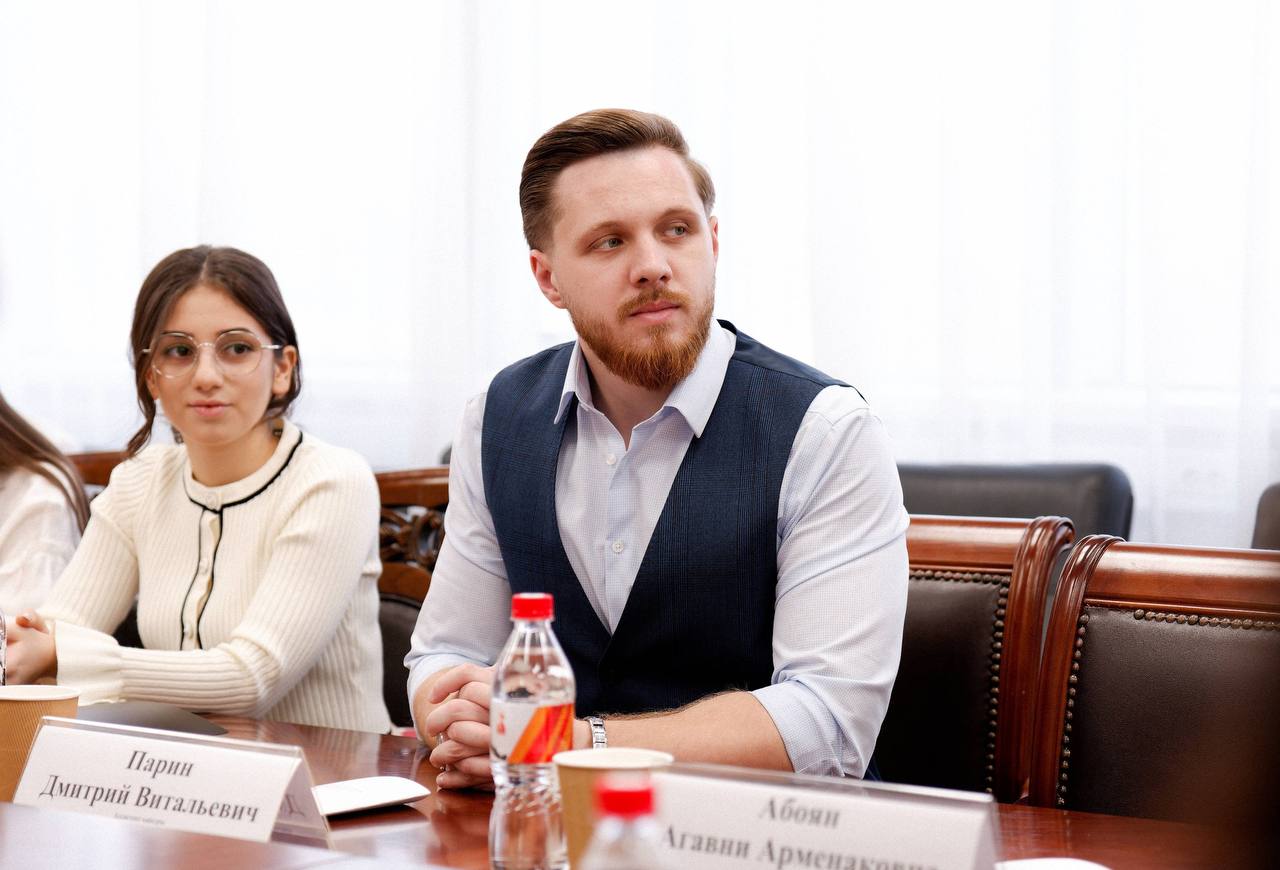 В стенах Юридической школы ДВФУ с 10 по 12 декабря 2025 г. прошла Всероссийская научно-практическая конференция «XVI Конституционные чтения: развитие конституционализма в XXI веке в условиях глобальных вызовов – от традиции... В стенах Юридической школы ДВФУ с 10 по 12 декабря 2025 г. прошла Всероссийская научно-практическая конференция «XVI Конституционные чтения: развитие конституционализма в XXI веке в условиях глобальных вызовов – от традиции...