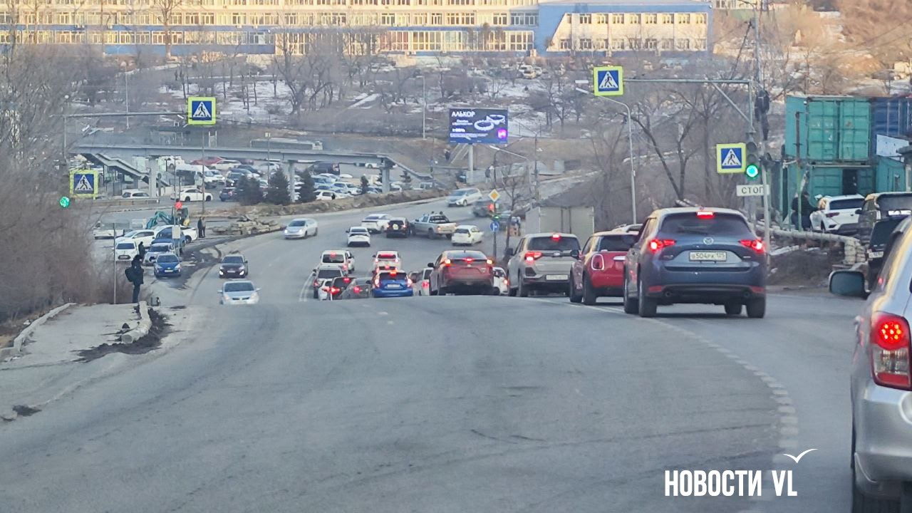 Из-за ДТП на Баляевском мосту парализовало движение на Котельникова