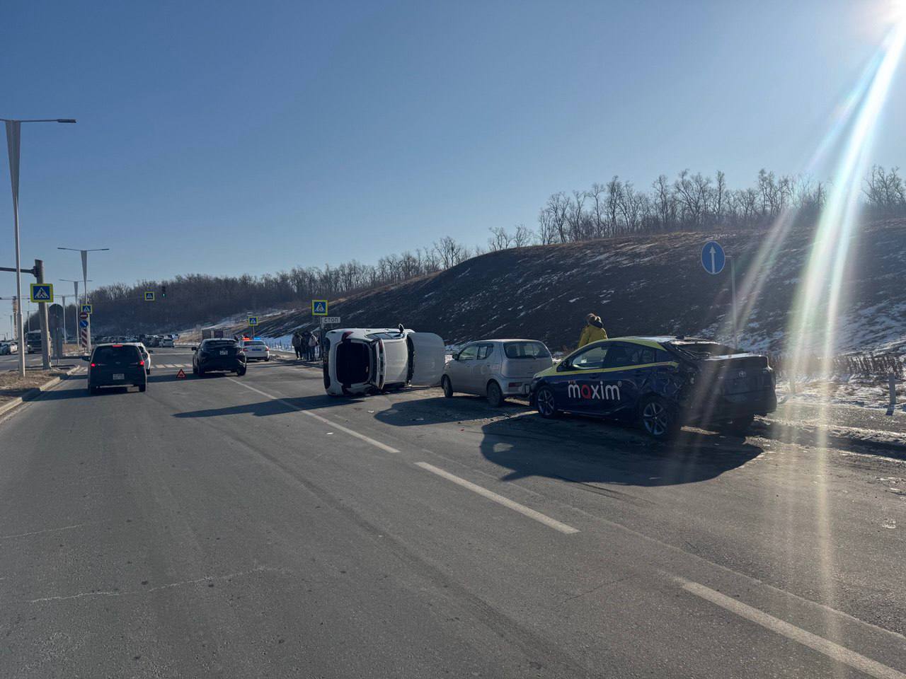 Госавтоинспекция устанавливает обстоятельства ДТП во Фрунзенском районе Владивостока