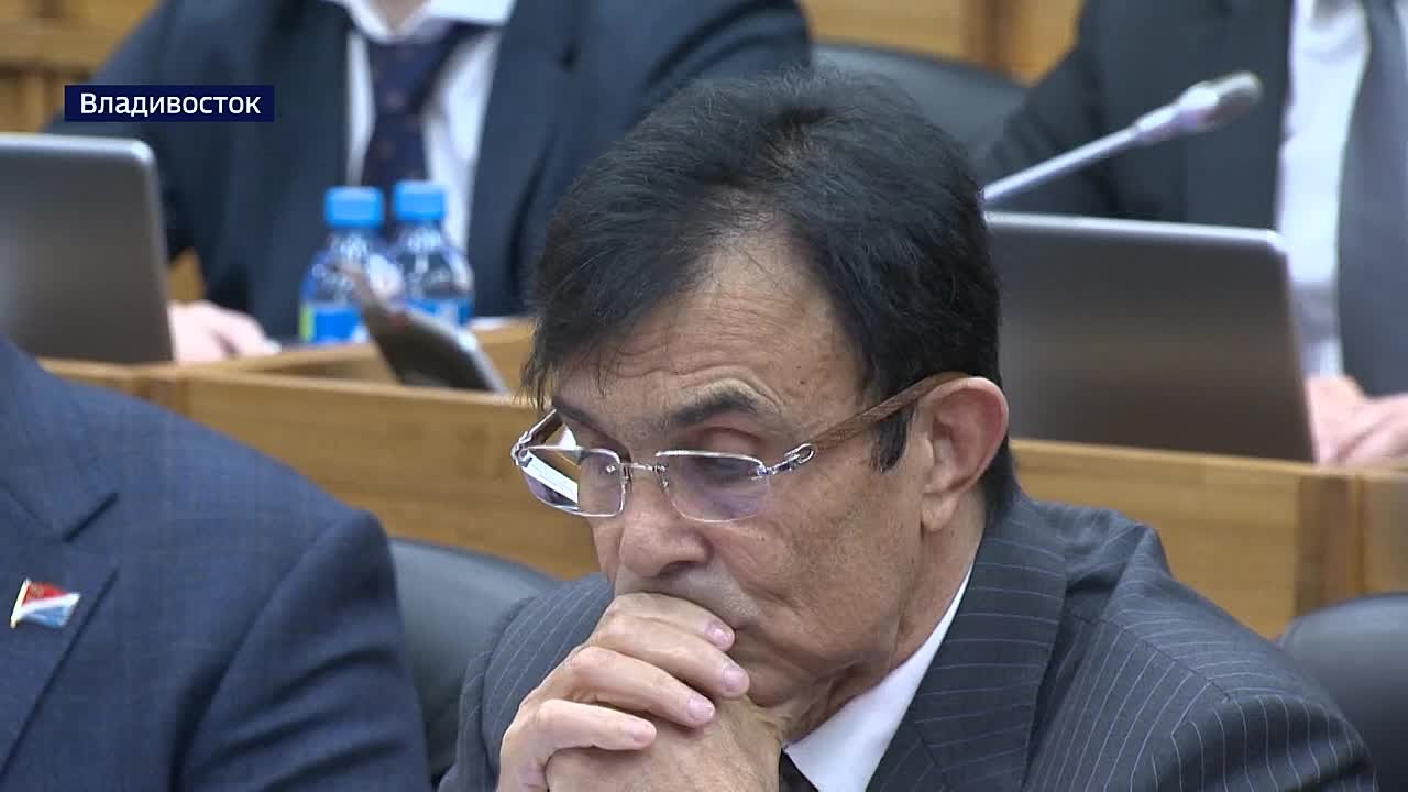 Новые льготы и штрафы: завершилась финальная в 2025 году сессия парламента Приморья