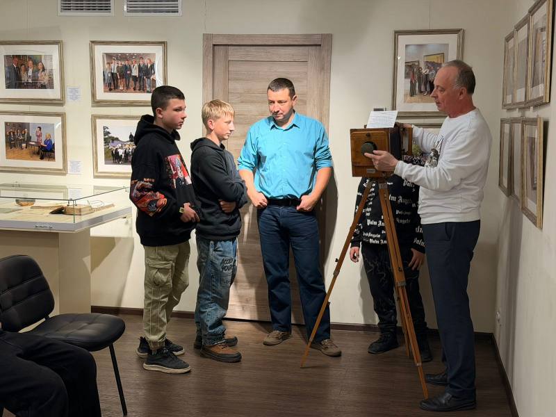 В Находке сотрудники городского музея при участии инспекторов по делам несовершеннолетних провели экскурсию для школьников