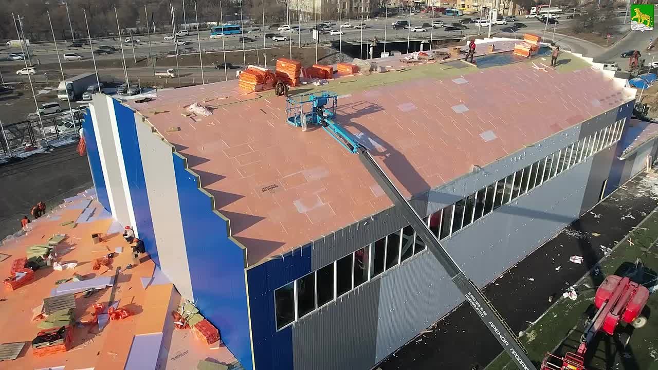 Возведение физкультурно-оздоровительного комплекса на стадионе «Строитель» на финишной прямой