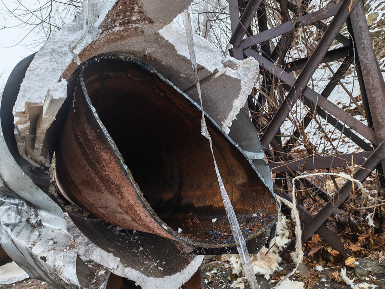 Глава Находки Тимур Магинский провел экстренное заседание комиссии по чрезвычайным ситуациям в связи с аварией на магистральном участке теплопровода в районе кольцевой развязки возле ТЦ «Находка Мега» Глава Находки Тимур Магинский провел экстренное заседание комиссии по чрезвычайным ситуациям в связи с аварией на магистральном участке теплопровода в районе кольцевой развязки возле ТЦ «Находка Мега»