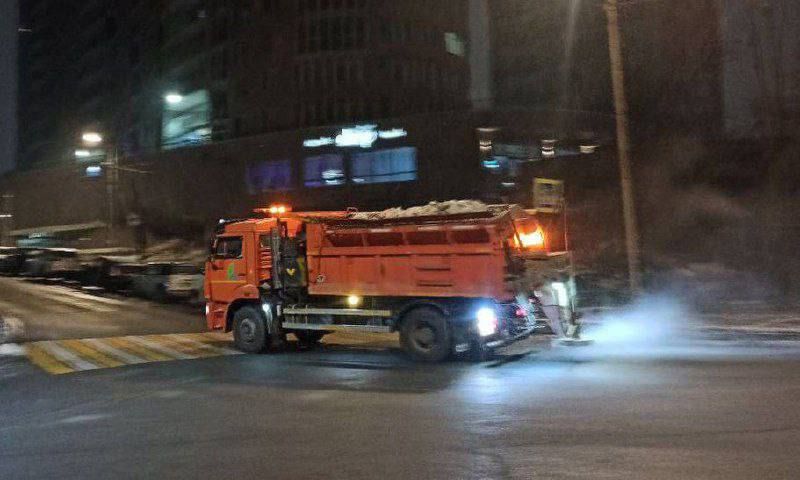 Все основные проезды Владивостока были обработаны реагентами