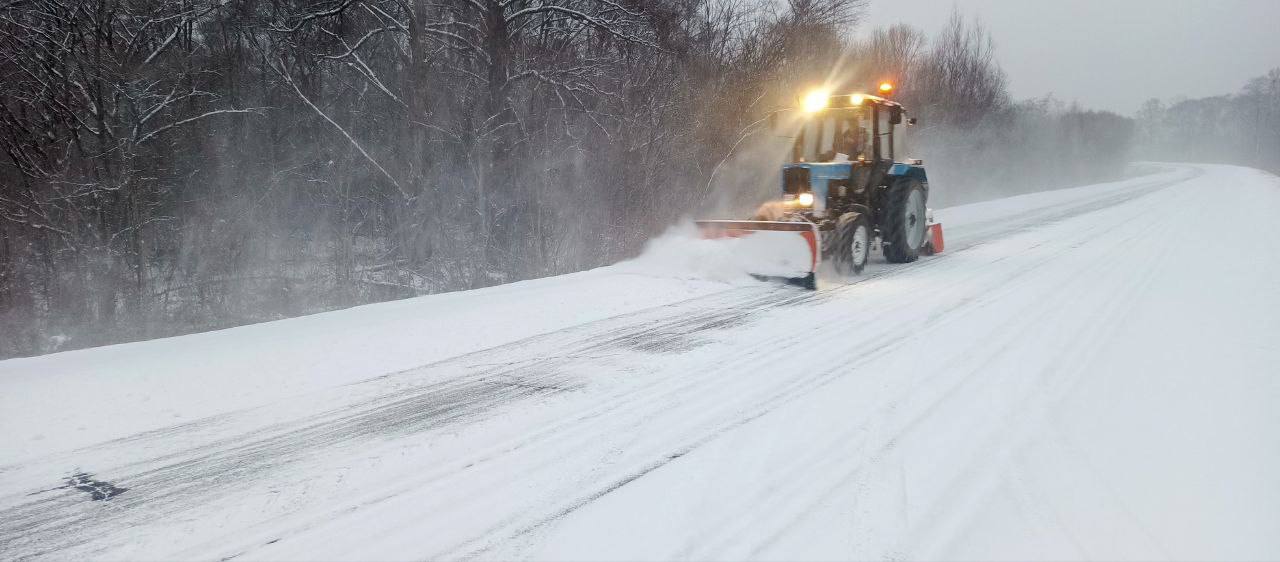 Филиал «Лазовский» ведет работы по снегоуборке с 99 по 140 километры дороги Находка – Лазо – Ольга –Кавалерово Филиал «Лазовский» ведет работы по снегоуборке с 99 по 140 километры дороги Находка – Лазо – Ольга –Кавалерово