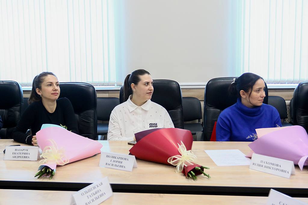 Глава Находки поблагодарил общественных наблюдателей за плодотворную работу Глава Находки поблагодарил общественных наблюдателей за плодотворную работу