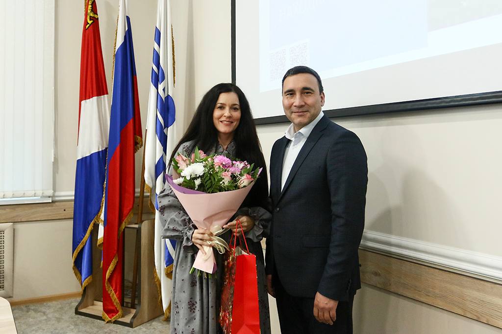 Глава Находки поблагодарил общественных наблюдателей за плодотворную работу Глава Находки поблагодарил общественных наблюдателей за плодотворную работу