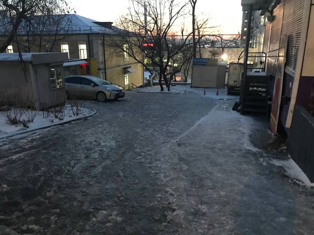 Дороги Владивостока превратились в лед Дороги Владивостока превратились в лед