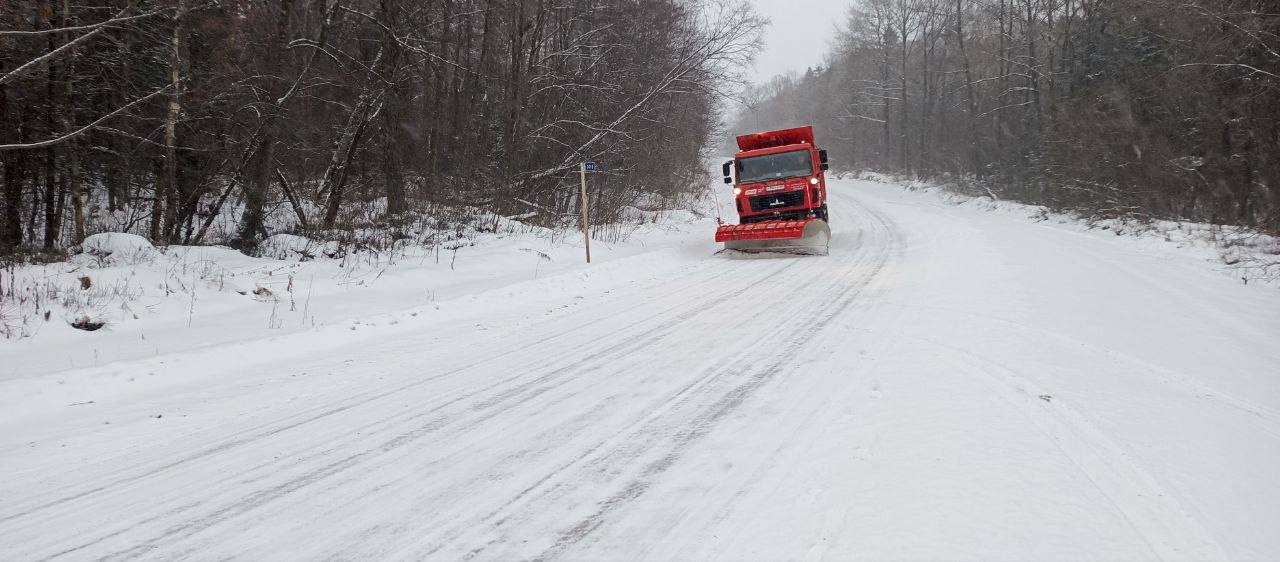 Филиал «Лазовский» ведет работы по снегоуборке с 99 по 140 километры дороги Находка – Лазо – Ольга –Кавалерово