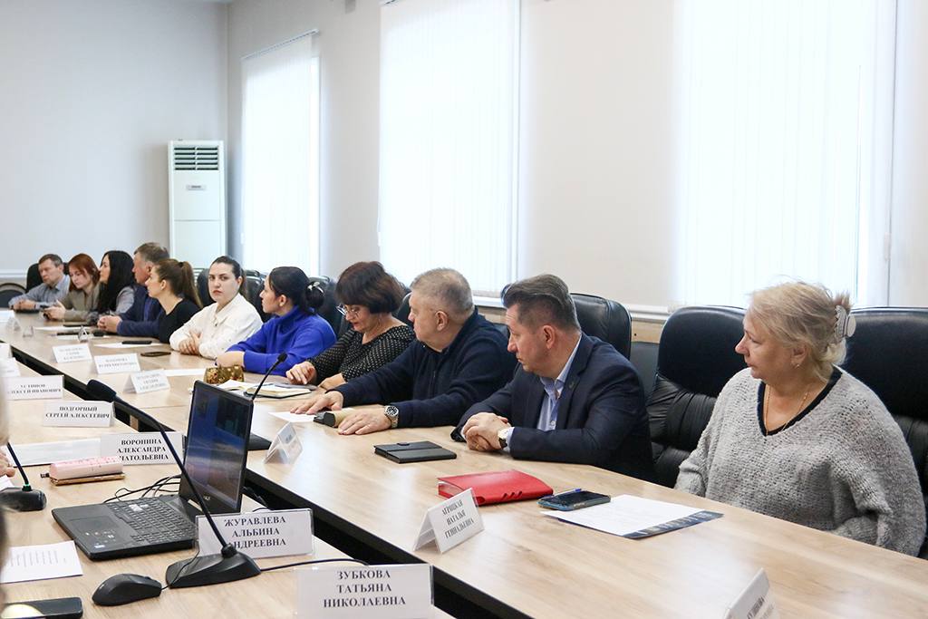 Глава Находки поблагодарил общественных наблюдателей за плодотворную работу Глава Находки поблагодарил общественных наблюдателей за плодотворную работу