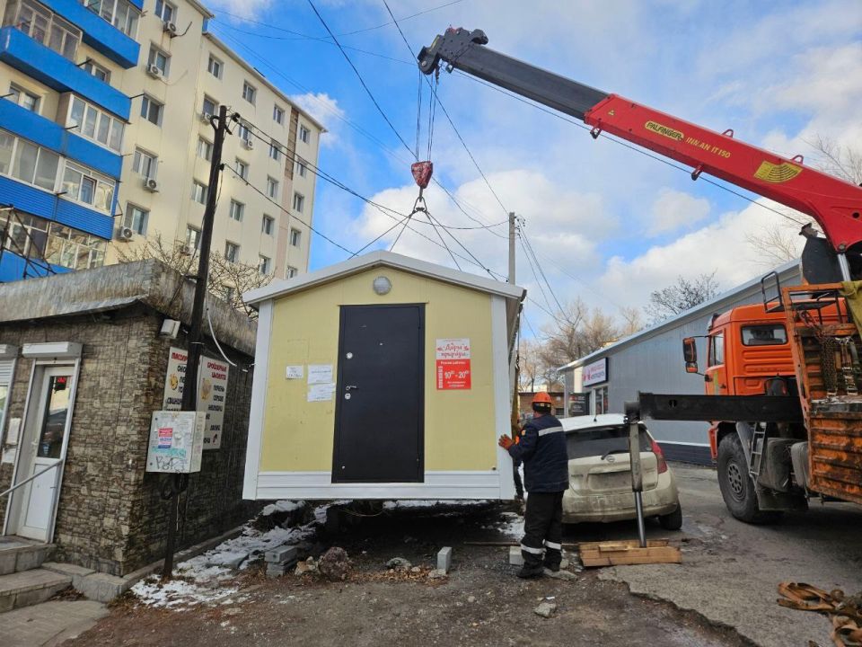 Сотрудники муниципального предприятия «Содержание городских территорий» в этом году демонтировали и вывезли с улиц Владивостока 1310 незаконных объектов