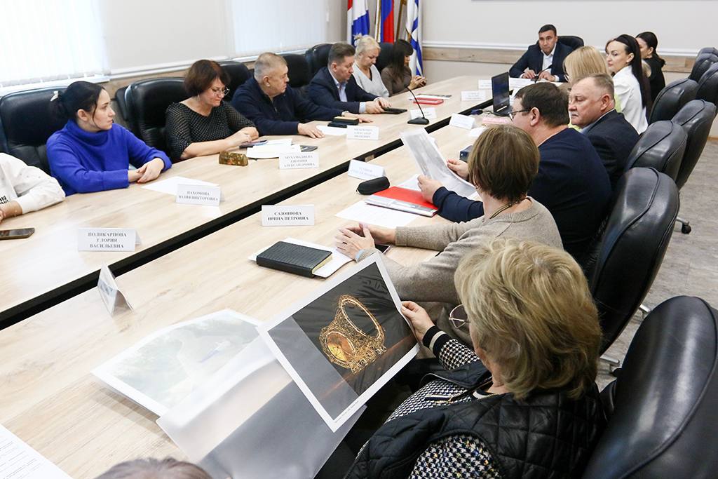 Глава Находки поблагодарил общественных наблюдателей за плодотворную работу Глава Находки поблагодарил общественных наблюдателей за плодотворную работу