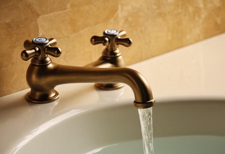 Во Владивостоке несколько улиц в районе Снеговая Падь сегодня, 25 декабря, остались без водоснабжения