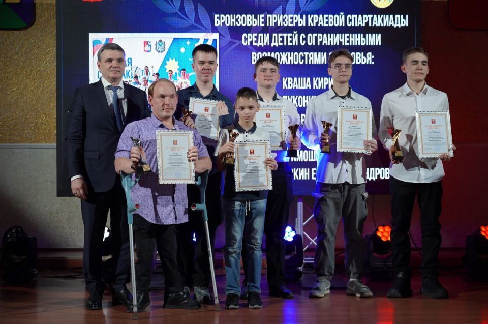 Евгений Корж: Сегодня принял участие в церемонии награждения лучших спортсменов, тренеров и руководителей спортивных федераций округа