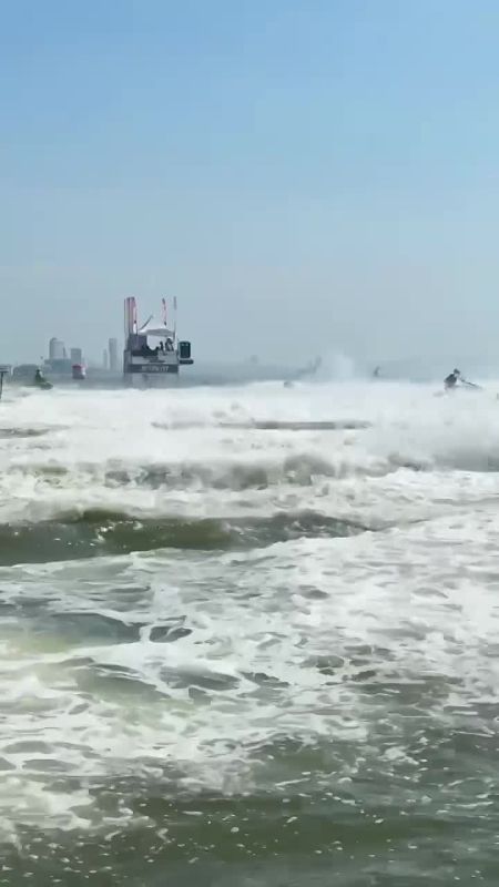 Приморские спортсмены поднялись на пьедестал международного турнира по водно-моторному спорту – Кубка мира по аквабайку «WORLD CUP 2025»