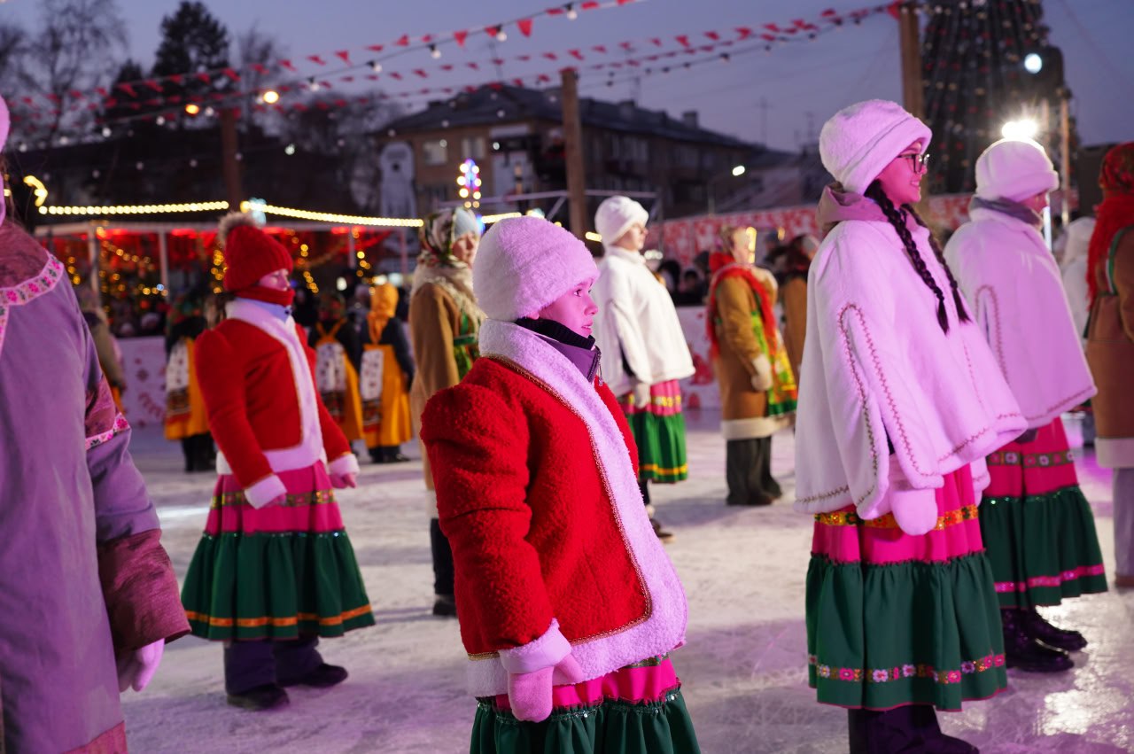 Новогодняя сказка началась! Сегодня на центральной площади Уссурийска торжественно открылся зимний городок Новогодняя сказка началась! Сегодня на центральной площади Уссурийска торжественно открылся зимний городок