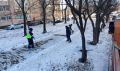 Сегодня во Владивостоке бригады дорожников службы «Содержание городских территорий» продолжали ликвидировать последствия прошедшей непогоды
