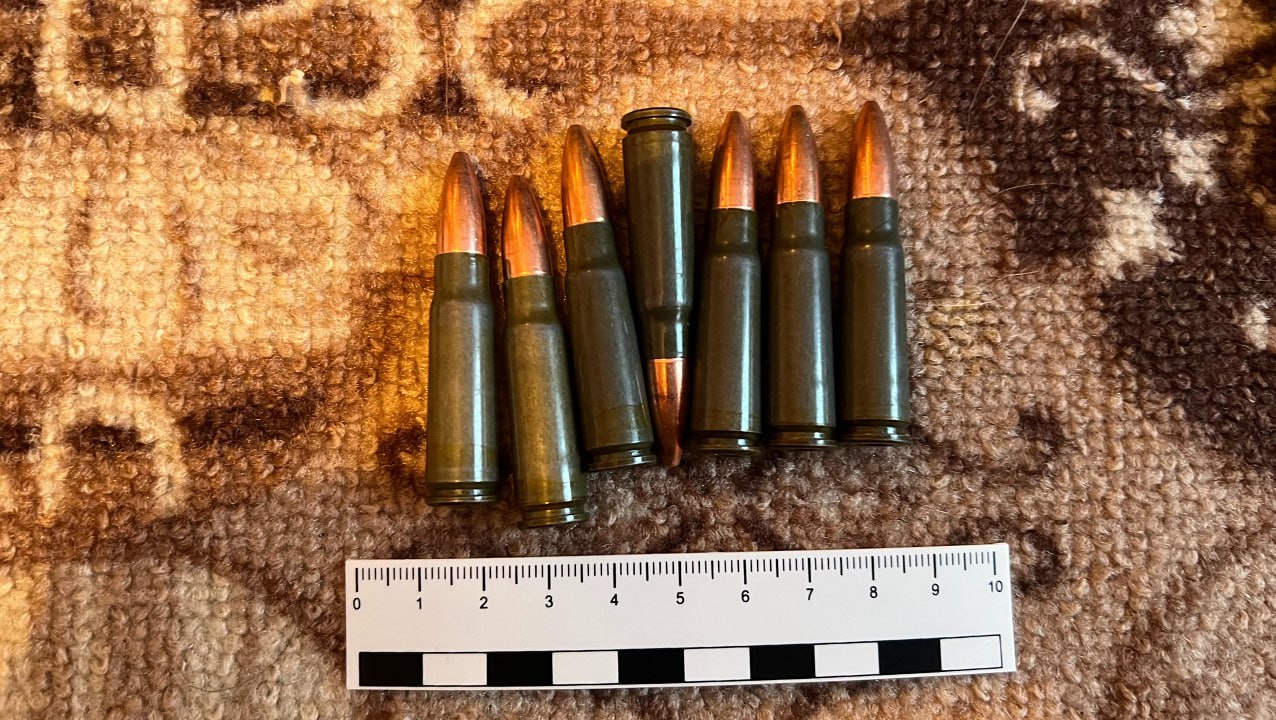 Владельцу незаконного арсенала огнестрельного оружия из села Тугур полицейские предъявили обвинение Владельцу незаконного арсенала огнестрельного оружия из села Тугур полицейские предъявили обвинение