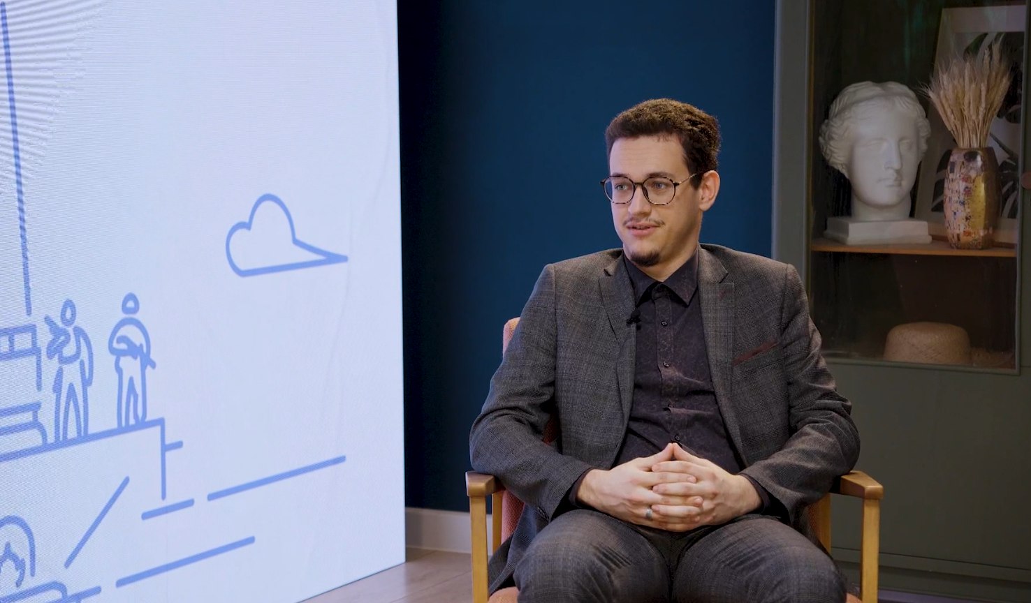 Ивана Бабушкина, 21-летнего жителя Луганска, студента магистратуры, методиста и экскурсовода, история увлекла ещё в пятом классе благодаря учительнице, которая очень интересно её преподавала