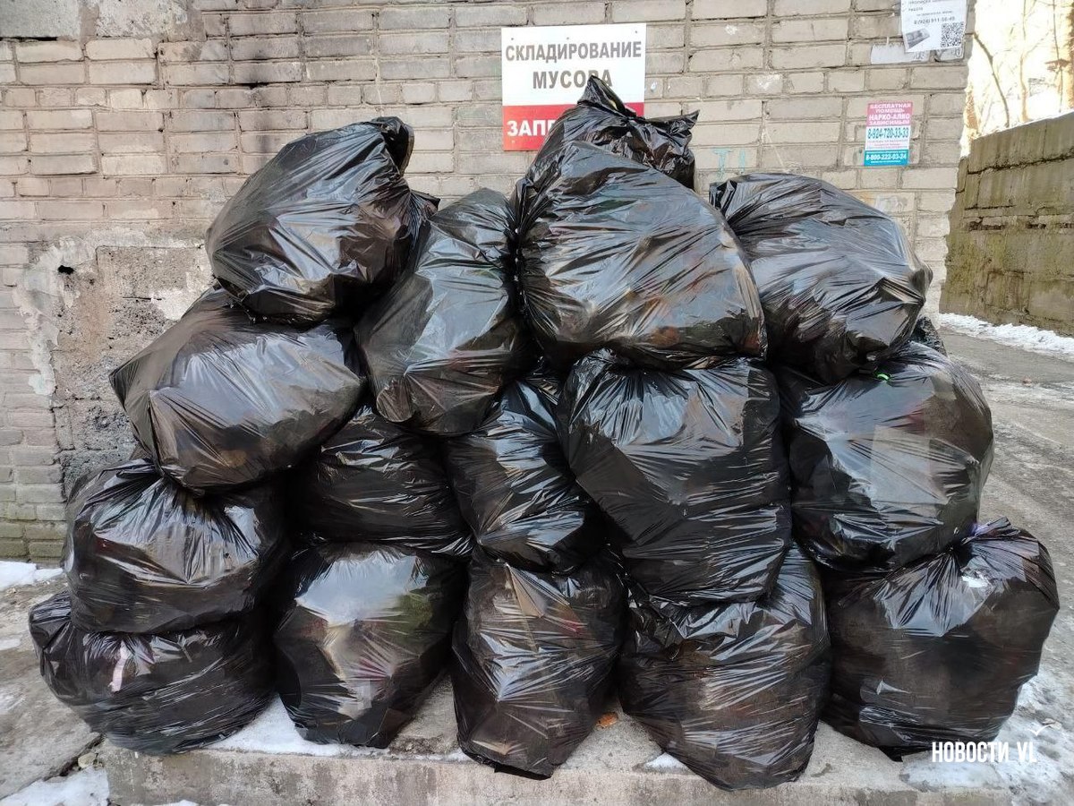 Жители Владивостока жалуются на растущие свалки во дворах Жители Владивостока жалуются на растущие свалки во дворах