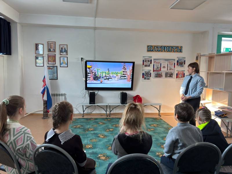 В Дальнереченске Приморского края полицейские присоединились к Всероссийской акции «Полицейский Дед Мороз» В Дальнереченске Приморского края полицейские присоединились к Всероссийской акции «Полицейский Дед Мороз»