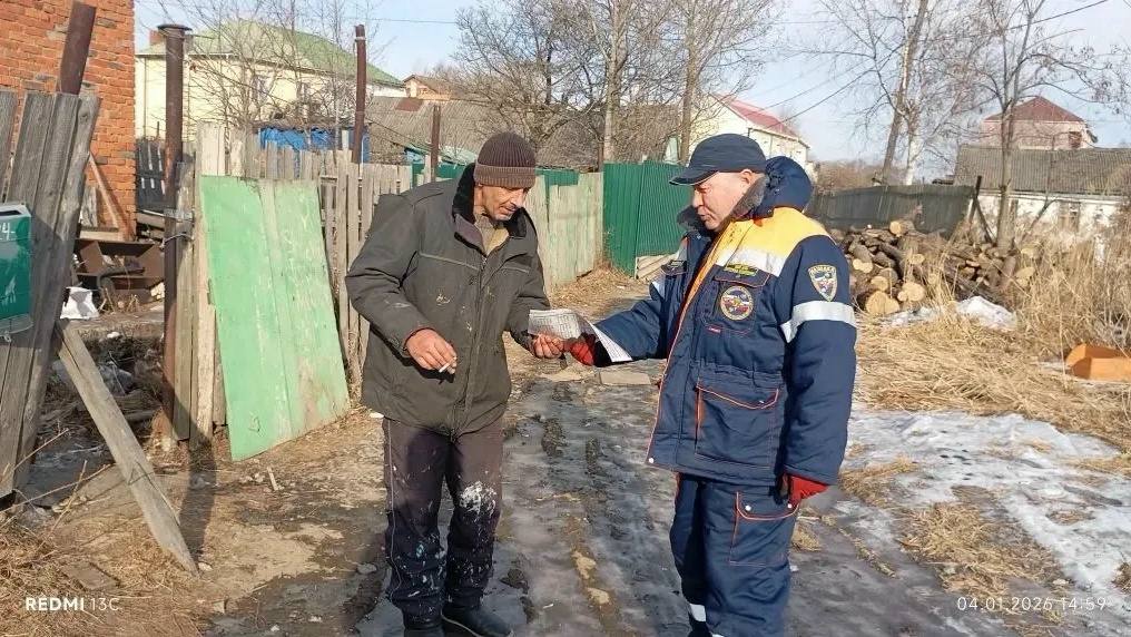 Профилактика пожаров – в каждый дом: спасатели Находки усиливают работу в частном секторе Профилактика пожаров – в каждый дом: спасатели Находки усиливают работу в частном секторе