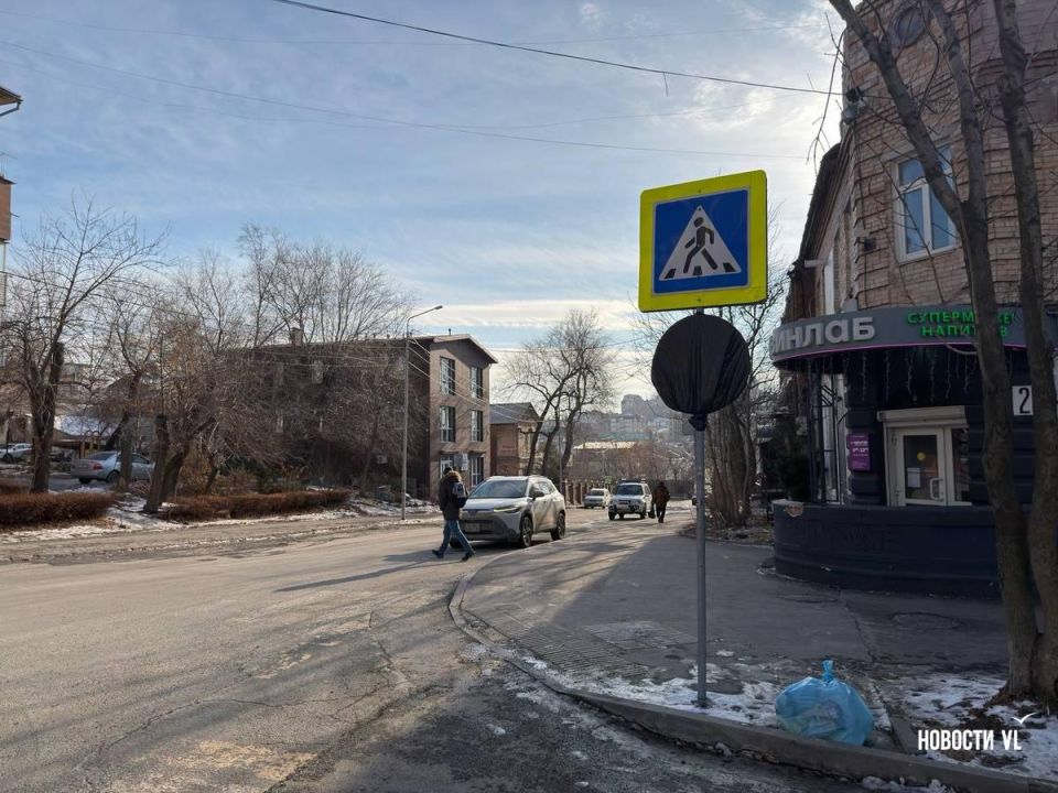 Вчера во Владивостоке перекрыли улицу Фонтанная в районе делового центра Sky City