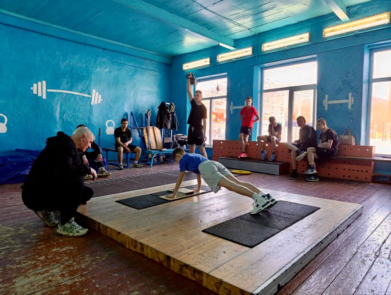 Сегодня, в знаменательный юбилейный день — 100-летие со дня образования нашего района, — среди воспитанников спортивной школы прошёл Фестиваль ГТО Сегодня, в знаменательный юбилейный день — 100-летие со дня образования нашего района, — среди воспитанников спортивной школы прошёл Фестиваль ГТО