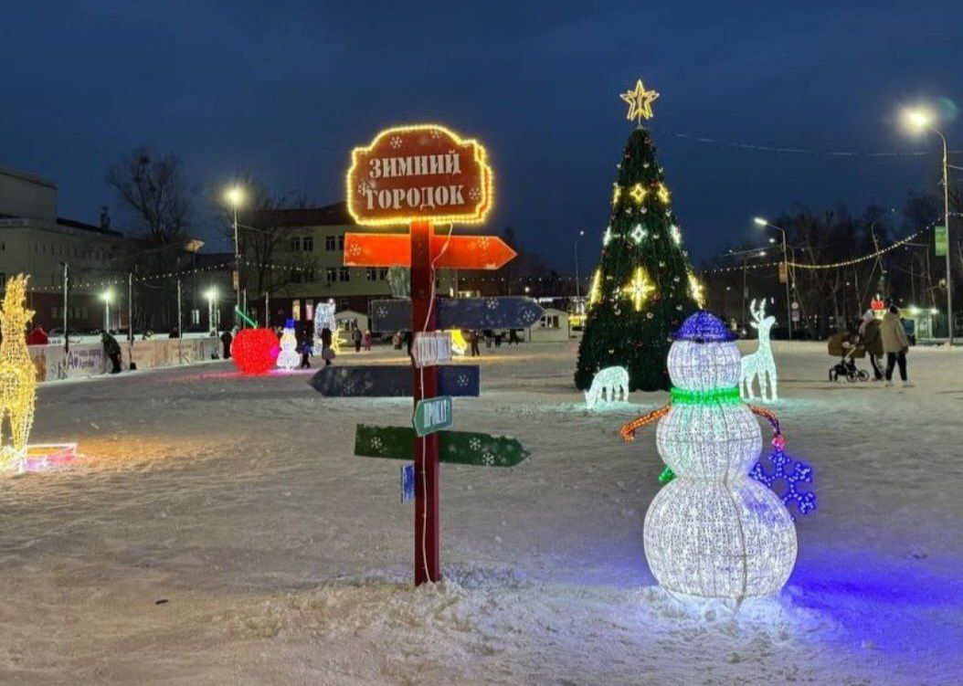 Как рассказали в пресс - службе отдела МВД России по городу Артёму, в ходе мониторинга социальных сетей выявлена публикация о повреждении новогодних локаций на Центральной площади Артемовского городского округа и на...