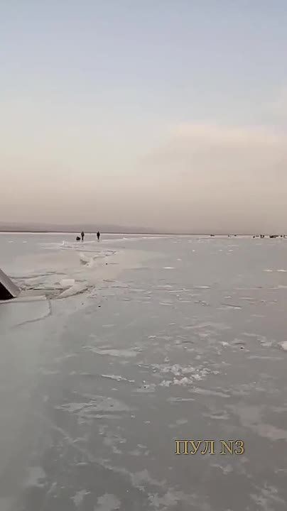 Подводная рыбалка в Приморье – три машины провалились под тонкий лед:
