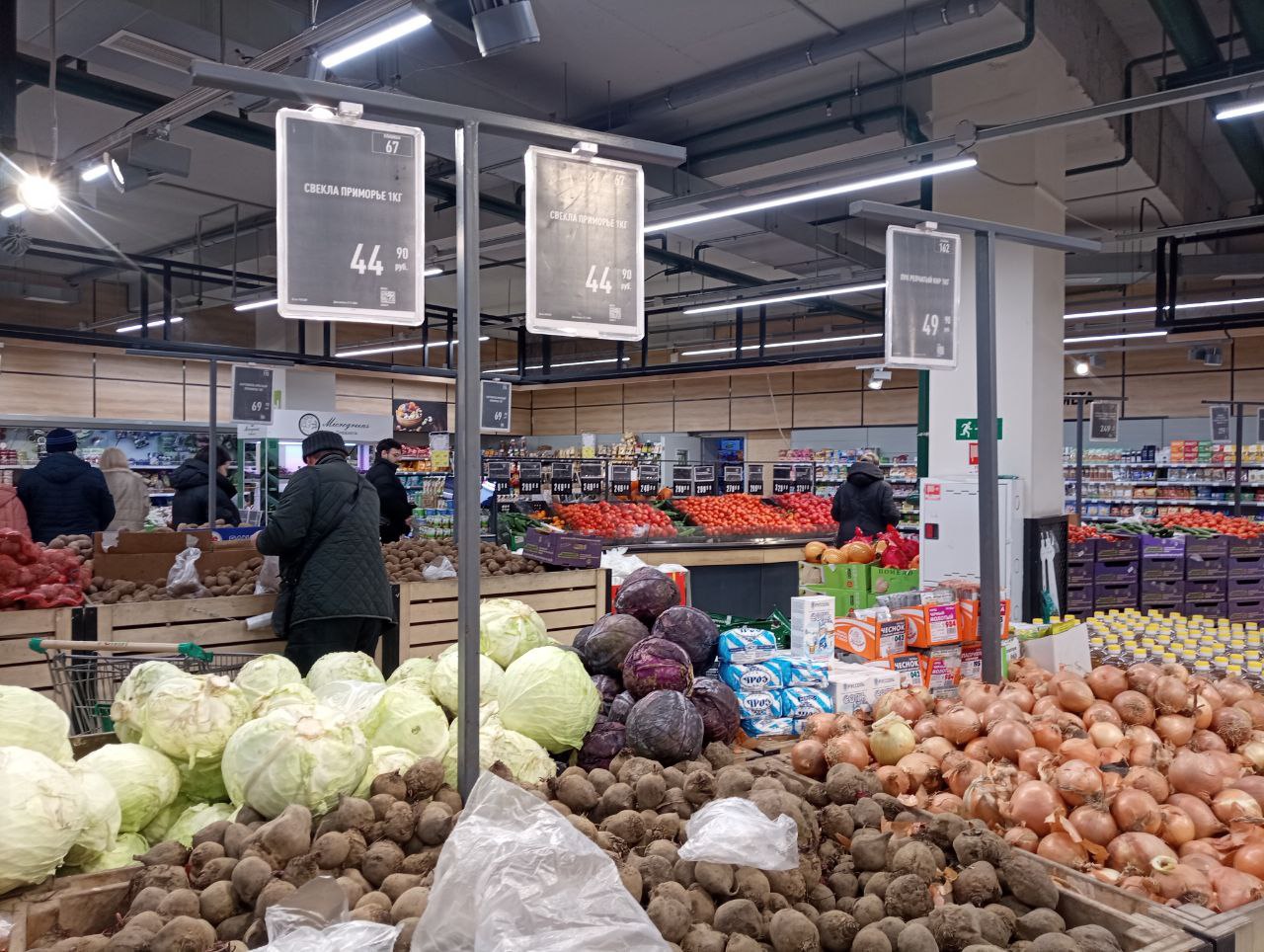 В 2025 году федеральные ритейлеры заметно усилили позиции на Дальнем Востоке — в том числе в Приморском крае — за счет сделок, аренды действующих торговых площадей и запуска логистической инфраструктуры