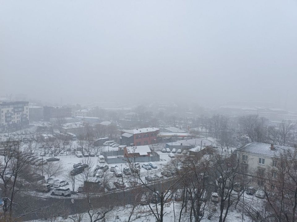 В Приморье объявлено штормовое предупреждение в связи со смещением активного циклона