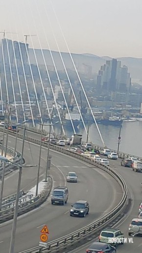 На Золотом мосту произошло ДТП