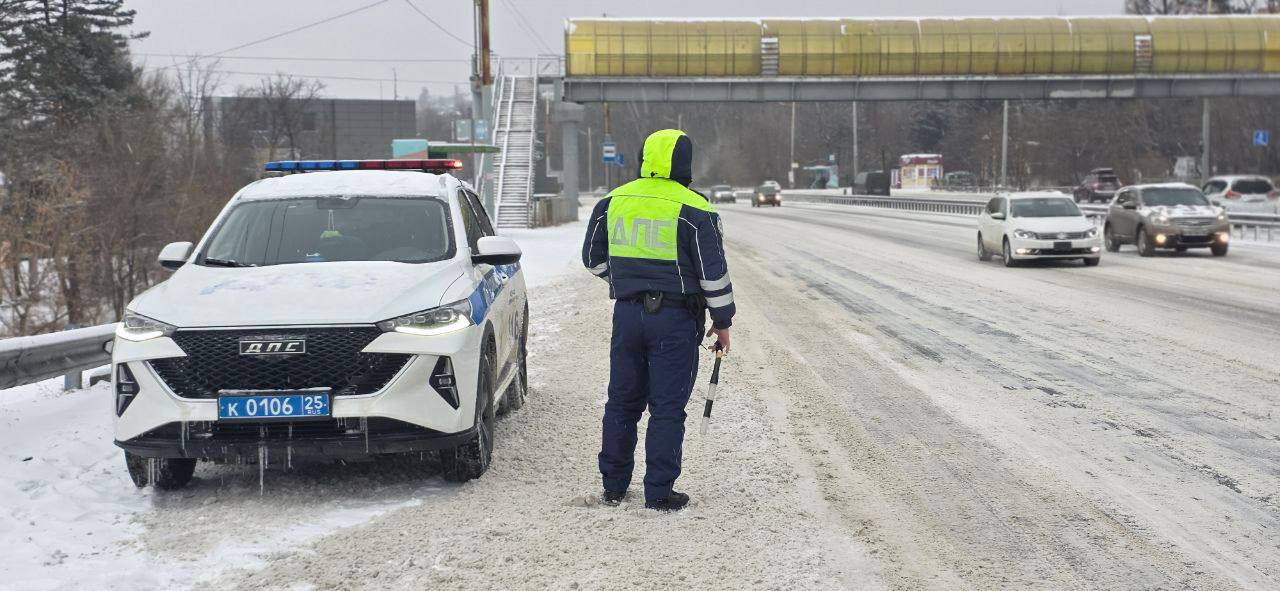 Госавтоинспекция: ограничен въезд большегрузов во Владивосток Госавтоинспекция: ограничен въезд большегрузов во Владивосток