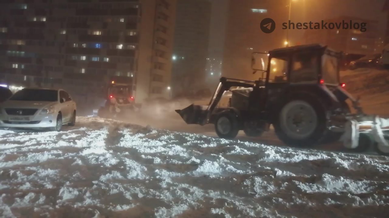 Константин Шестаков: Этой ночью во Владивостоке продолжат убирать снег