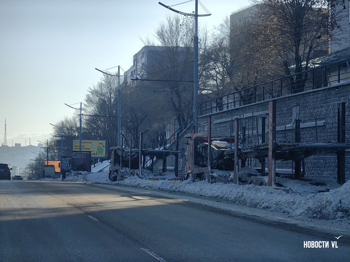 Де-Фриз почистили до асфальта, а съезды с него выглядят не очень Де-Фриз почистили до асфальта, а съезды с него выглядят не очень