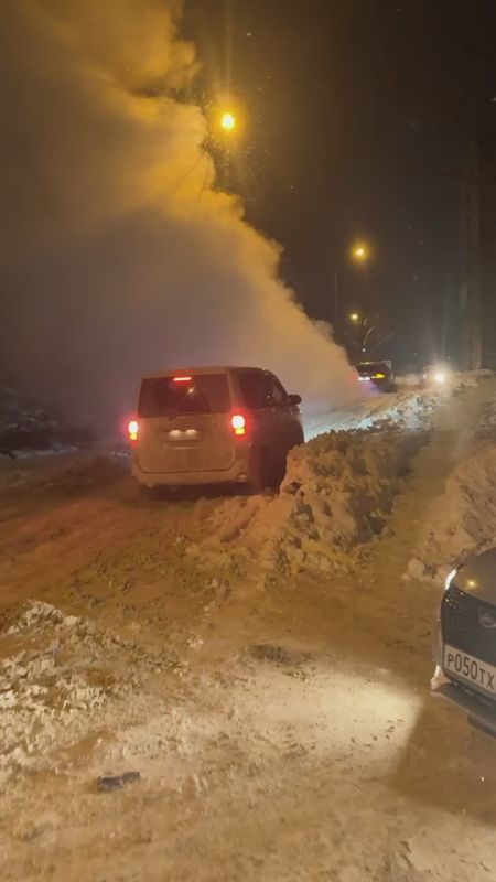 Водитель Jaguar, загоревшегося при штурме скользких дорог Владивостока, оценил ущерб всего в 40 тысяч