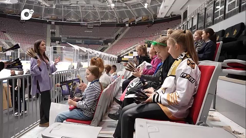 Ребята из лицея Дальрыбвтуза побывали в гостях у команды «Адмирал»