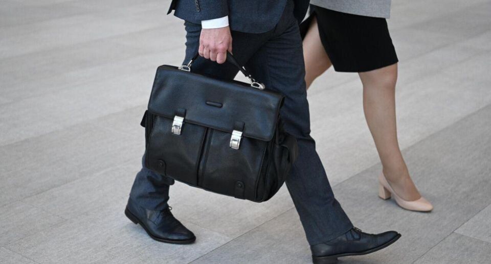 Госдума упрощает контроль за чиновниками: декларации теперь не обязательны