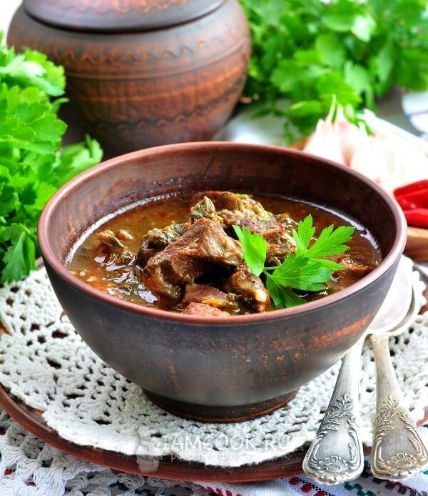 Погружение в грузинскую кухню: восхитительные чакапули и сациви