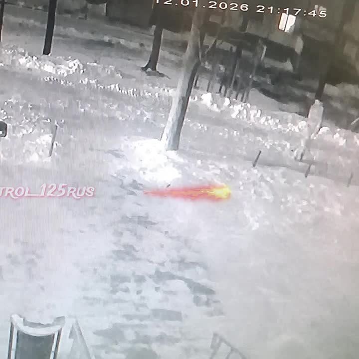 Вечером 12 января в районе Космонавтов, 27 неизвестный пытался сжечь Toyota Land Cruiser Prado