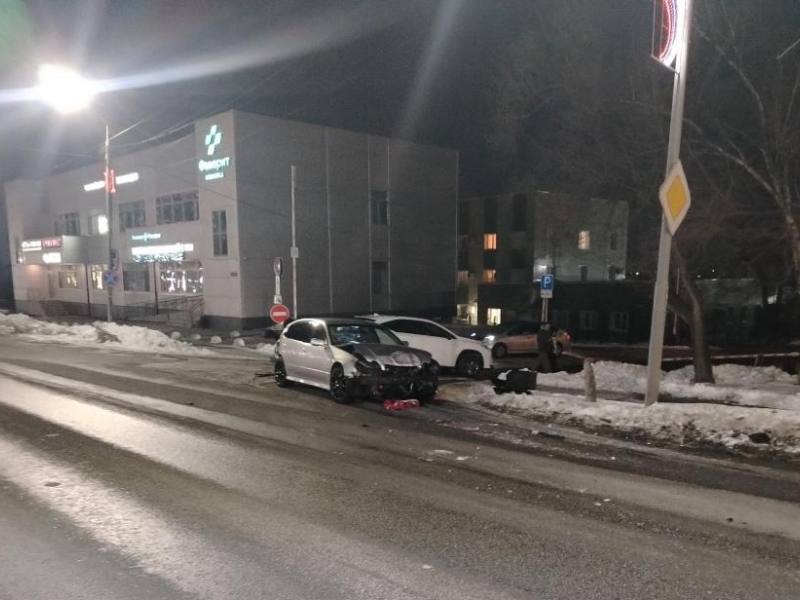 В Артеме сотрудники Госавтоинспекции устанавливают обстоятельства ДТП с пострадавшим В Артеме сотрудники Госавтоинспекции устанавливают обстоятельства ДТП с пострадавшим