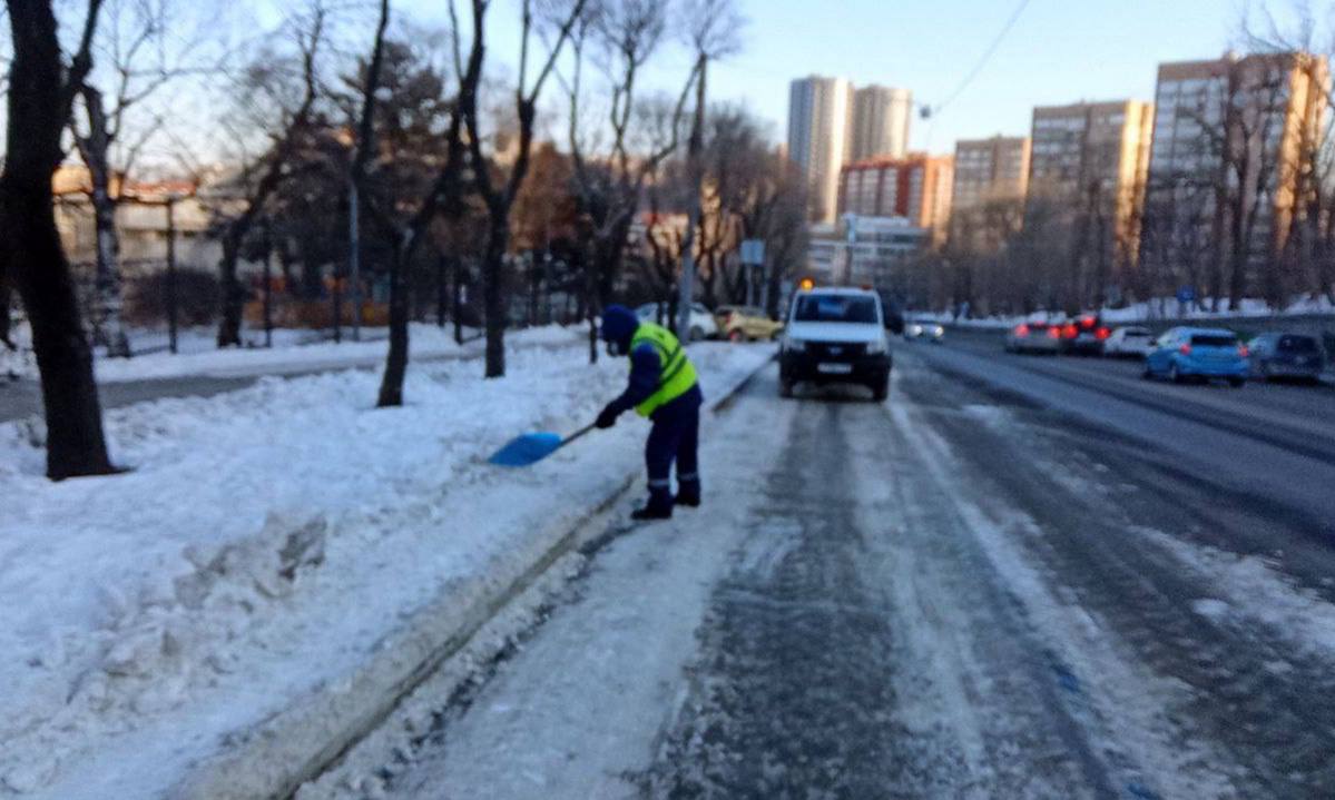 Сегодня во Владивостоке: обслуживание инженерных сетей, работы по безопасности дорожного движения, демонтаж и уборка города Сегодня во Владивостоке: обслуживание инженерных сетей, работы по безопасности дорожного движения, демонтаж и уборка города