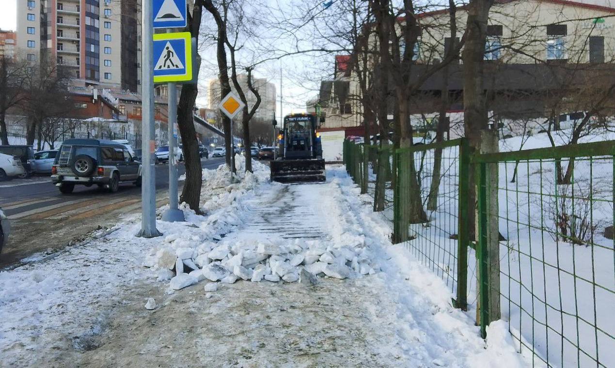 Сегодня во Владивостоке: обслуживание инженерных сетей, работы по безопасности дорожного движения, демонтаж и уборка города Сегодня во Владивостоке: обслуживание инженерных сетей, работы по безопасности дорожного движения, демонтаж и уборка города