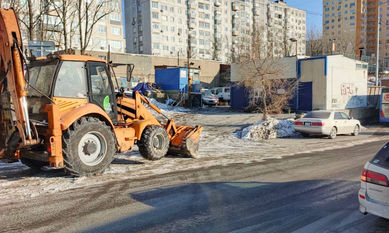 Сегодня во Владивостоке: обслуживание инженерных сетей, работы по безопасности дорожного движения, демонтаж и уборка города Сегодня во Владивостоке: обслуживание инженерных сетей, работы по безопасности дорожного движения, демонтаж и уборка города