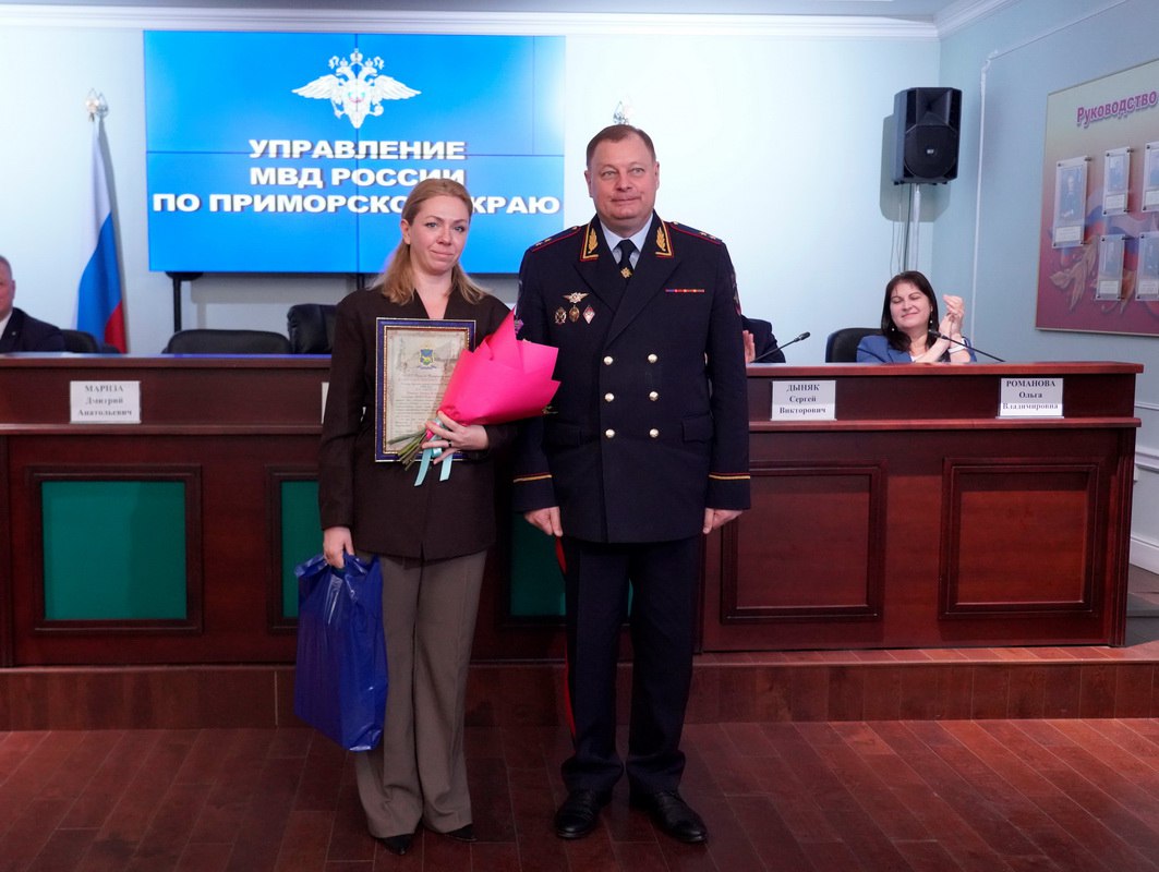 Полиция и общество: Александр Табакаев поблагодарил общественников и СМИ за совместную работу Полиция и общество: Александр Табакаев поблагодарил общественников и СМИ за совместную работу