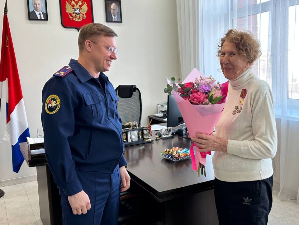 В памятный день руководитель следственного управления встретился с жительницей блокадного Ленинграда