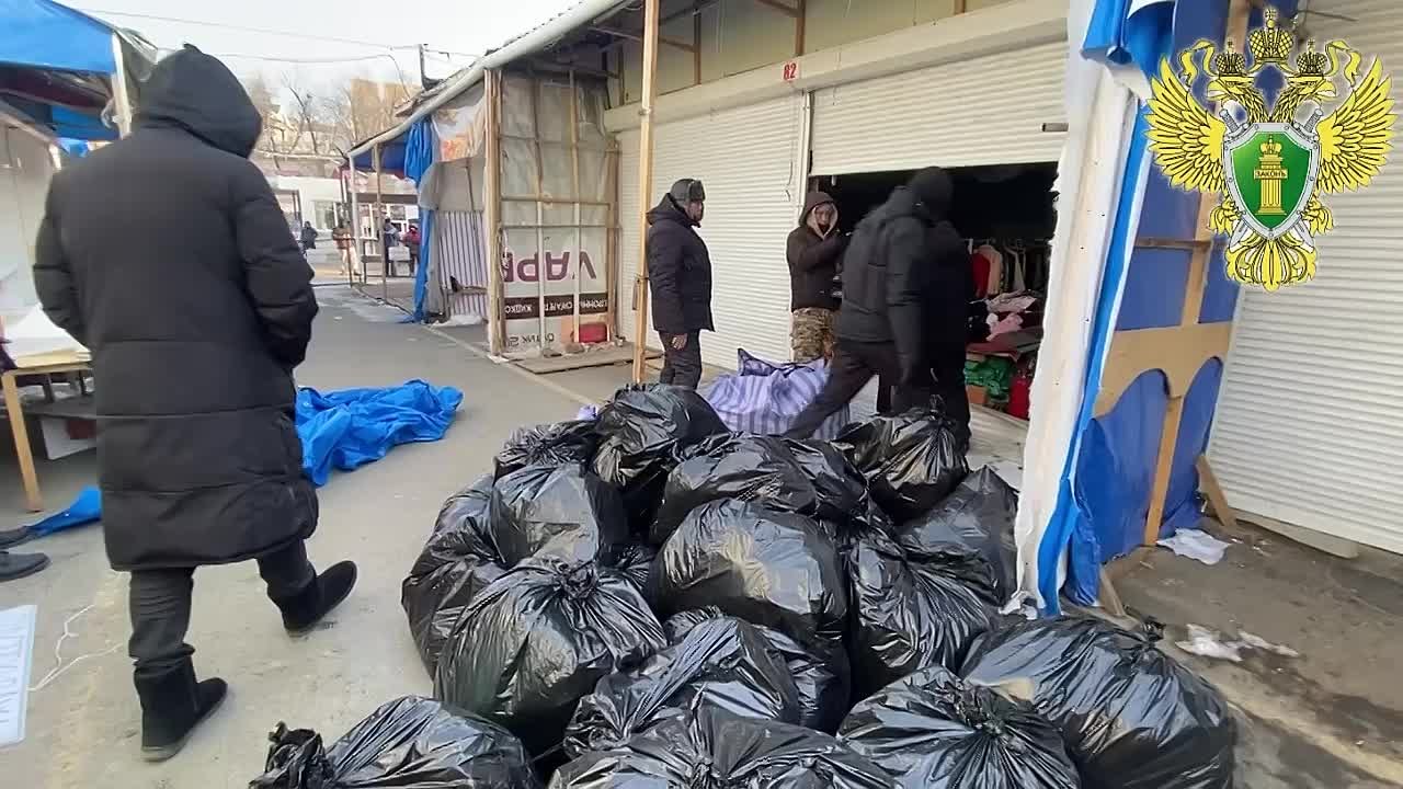 Прокуратура продолжает контролировать освобождение земельного участка на территории Спортивного рынка во Владивостоке