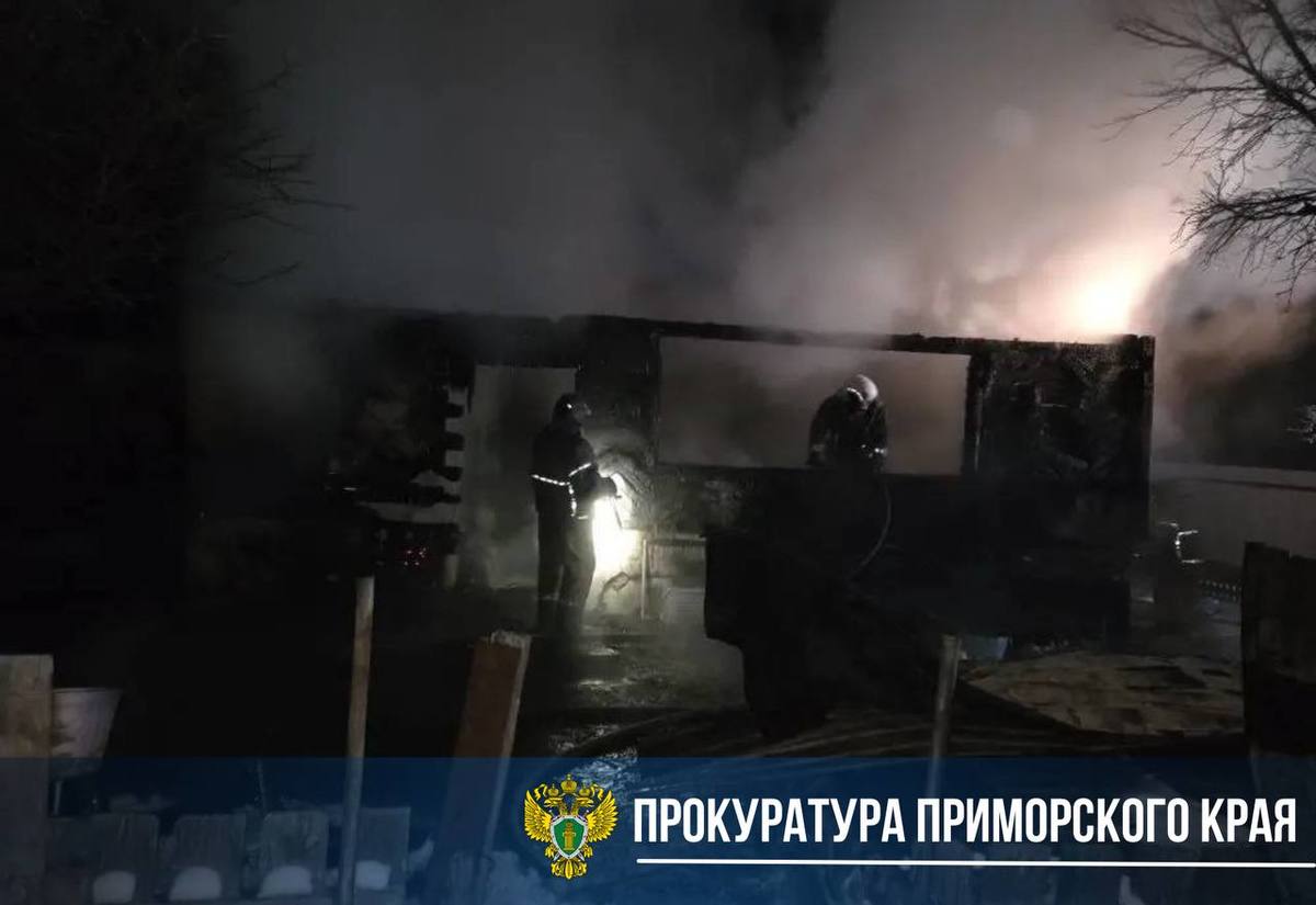 Два человека погибли в пожаре в селе Прохоры Два человека погибли в пожаре в селе Прохоры