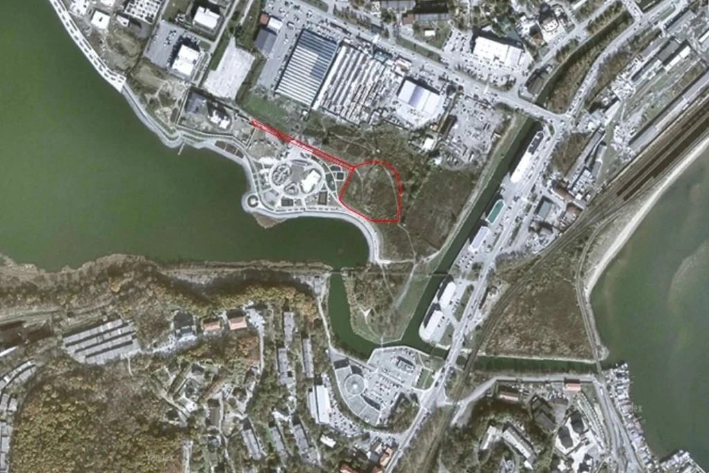 Продолжаем работу по благоустройству набережной озера Солёного Продолжаем работу по благоустройству набережной озера Солёного